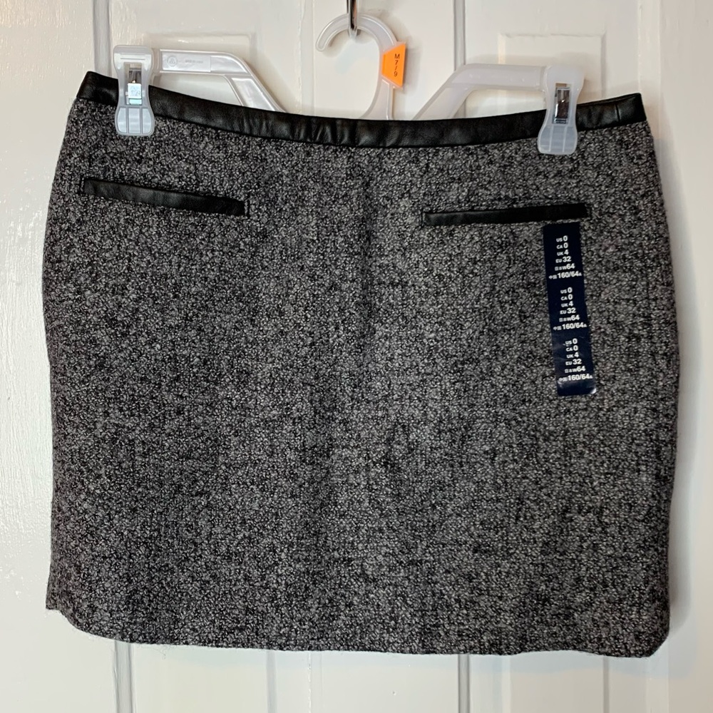 Gap Heather Black and Gray Flannel Wool Blend Mini Skirt